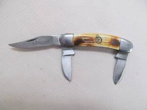 lot 40 image: pocket knife
