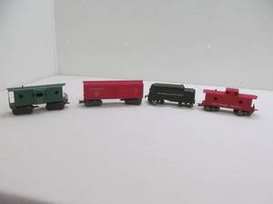 lot 87 image: vintage MAR train cars