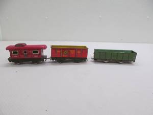 lot 104 image: vintage train cars