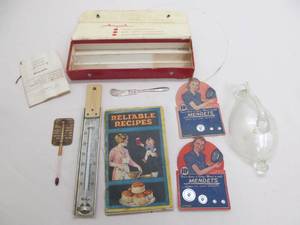 lot 117 image: vintage kitchen items