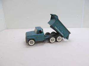 lot 128 image: vintage Structo dumper