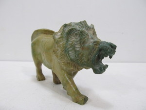 lot 12 image: Old Vintage Hand Carved Stone Lion Sculpture