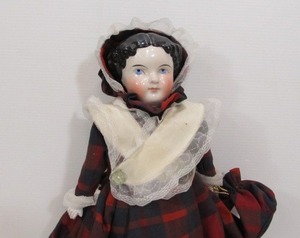 lot 21 image: Vintage Hand Painted Porcelain Doll 