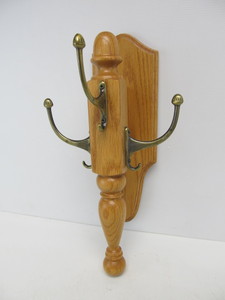 lot 41 image: Solid Wood 3-Hook Wall Hanging HatCoat Rack