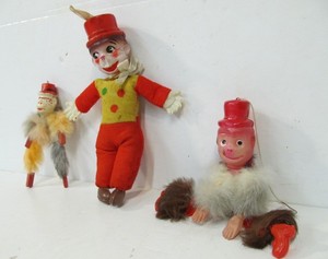 lot 105 image: Group of 3 Vintage 1930s-40s Japan Celluloid Toy Monkeys