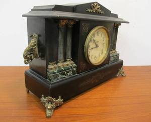lot 113 image: Working Antique INGRAHAM Mantel Clock