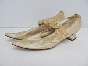 lot 69 image: Antique Ladies Silk Shoes