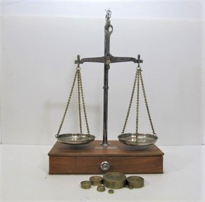 lot 87 image: Old Vintage Pharmacy or GoldSilver Balance Sale wWeights