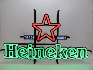 lot 93 image: Working HEINEKEN Lighted Neon Beer Sign