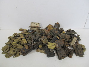 lot 166 image: Nice Large Lot of Assorted Antique Hardware