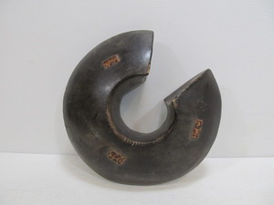 lot 171 image: Vintage Circular Wooden Art Piece wHammered Copper Insets
