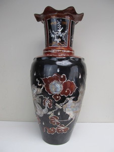 lot 188 image: HUGE Chinese Mother of Pearl Inlaid Floor Vase