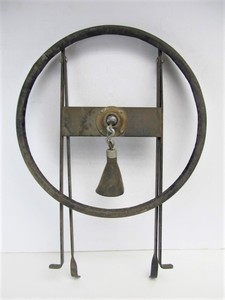 lot 194 image: Old Vintage Boxing Speed Bag Punching Bag Ceiling Mount
