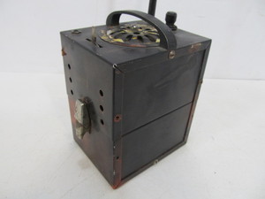 lot 242 image: Vintage 1950s DARB Holiday Bicycle Radio