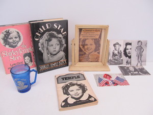 lot 261 image: Lot of Assorted SHIRLEY TEMPLE Books etc