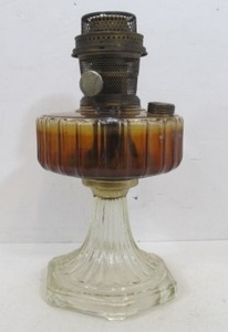 lot 280 image: Antique ALADDIN Glass Oil Lamp
