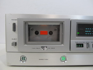 lot 325 image: Working Vintage AKAI Model GX-F60R Quick Reverse Tape Deck