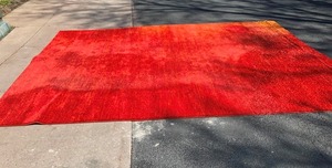 lot 333 image: HUGE Contemporary Area Rug - Burnt Orange - 16.5 x 12