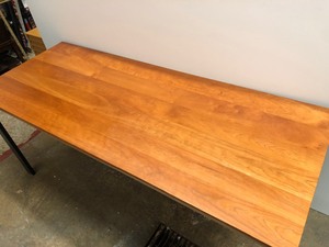 lot 334 image: Nice ROOM & BOARD Floating Top Cherry Wood Rand Table or Desk