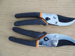 Lot of 2 Pair Fiskars