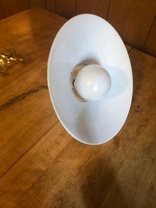 lot 13 image: Vintage BRASS HANGING LIGHT FIXTURE - Great Working Condition