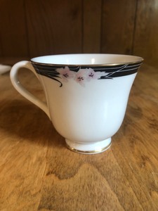 lot 20 image: Royal Doulton, ENCHANTMENT, Vogue Collection Pink Flowers, Cup & Saucer Set - EXCELLENT CONDITION NO CHIPS