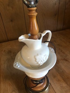 lot 30 image: VINTAGE WASH BASIN AND PITCHER LAMP - WORKS GREAT