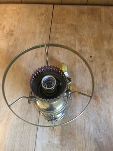 lot 32 image: VINTAGE BRASS Russian Samovar LAMP - Missing Globe -&nbspWORKS GREAT