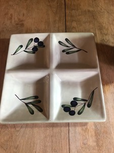 lot 82 image: Vintage Style Eyes by Baum Brothers Leaf Jug Olivera Collection & Serving Tray