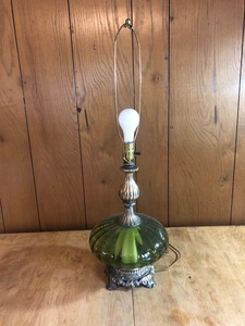 lot 100 image: LOVELY&nbspVintage Hollywood Regency L & L WMC Table Lamp 1971 Green Glass Diffuser DUAL LIGHTS ONE IN THE GREEN GLASS GLOBE 25 12