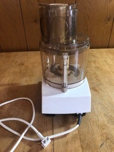 lot 115 image: CRUISINART FOOD PROCESSOR - TEST WORKS