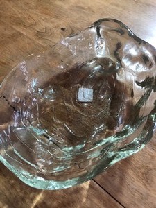 lot 127 image: VERY RARE MID CENTURY MODERN VERY LARGE & HEAVY FREE FORM ART GLASS DISH 