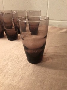 lot 133 image: 8 PIECE VINTAGE AMETHYST GLASS SET