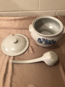 lot 141 image: PFALTZGRAFF LARGE SOUP TUREEN SERVING DISH WITH SPOON
