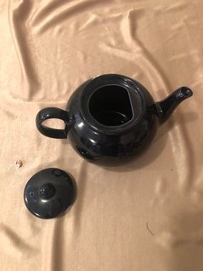 lot 148 image: MADE IN ENGLAND PRISTINE TEAPOT