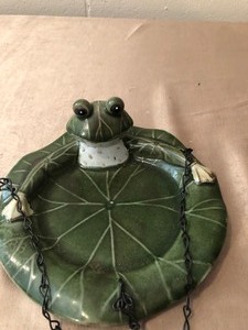lot 166 image: HANGING FROG DISH