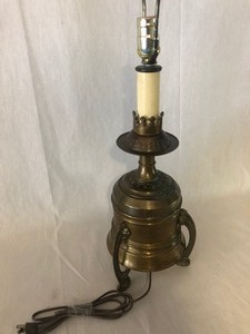 lot 197 image: RETRO COOL VINTAGE TYNDALE ARTS CRAFTS BRASS LAMP