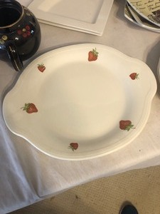 lot 202 image: LOT OF COLLECTIVE PLATES AND CUPS 