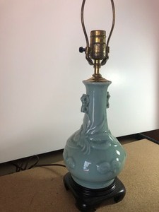 lot 208 image: VINTAGE ASIAN CHINESE DRAGON LAMP