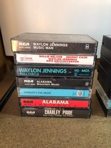 lot 212 image: LOT OF 32 VARIOUS COUNTRY ARTIST TAPE CASSETTES 