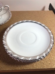 lot 222 image: FRANCONIA PALLADINA TEA CUP AND PLATES SET