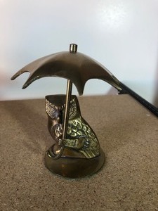 lot 252 image: BRASS OWL & FROG PAPERWEIGHTDECOR SET