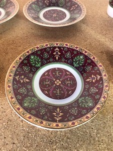 lot 253 image: 12 PIECE TANAKA MADE IN JAPAN MUG AND SAUCER PLATE SET