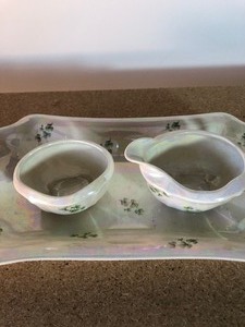 lot 254 image: MADE IN ENGLAND ROYAL WINTON 3 PIECE TEA SET