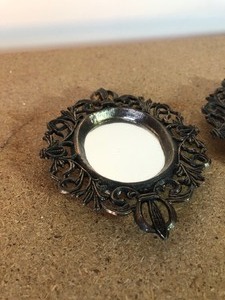 lot 260 image: 3 PIECE ANTIQUE SET BRASS MINIATURE MIRRORS 