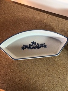 lot 266 image: Vintage Pfaltzgraff Yorktowne Relish and Cheese BOARD Lazy Susan Serving Tray
