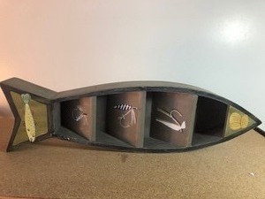 lot 309 image: FISHING BOAT CURIO WALL DECOR