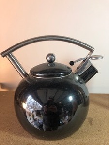lot 313 image: FANTASTIC HIGH QUALITY TEA KETTLE AND&nbspG&ampH 2 Cup BRASS Tea and Coffee Maker. French Press. 12oz. Pyrex Glass. The Darjeeling