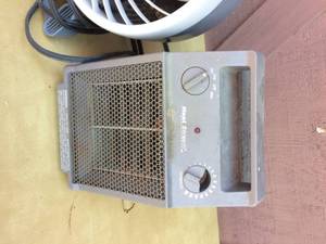lot 337 image: SMALL PLUG IN HEATER AND FAN
