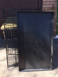 lot 334 image: LARGE BLACK WIRE PORTER DOG&nbspKENNEL